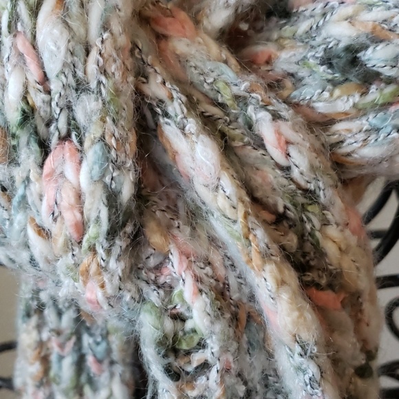 Pastel scarf - Picture 2 of 5